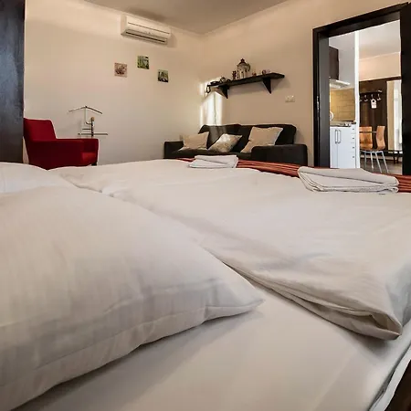 Hotel apartamentowy Mirka - Luka 4*